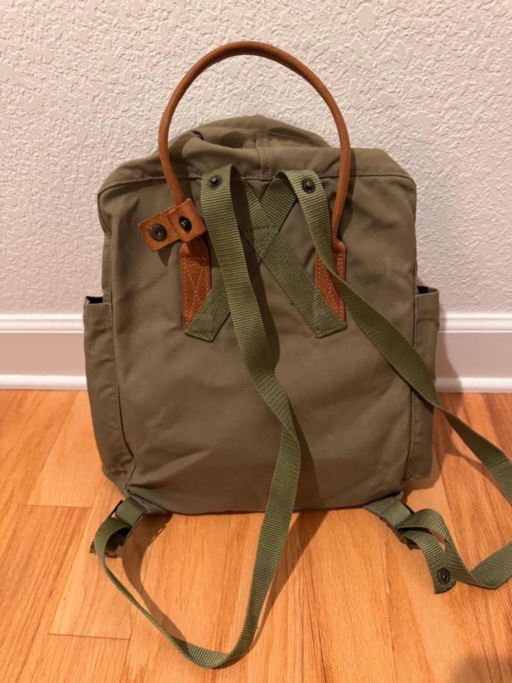 Fjallraven Kanken Backpack in Olive with Chestnut Leather Handles - Picture 5 of 5